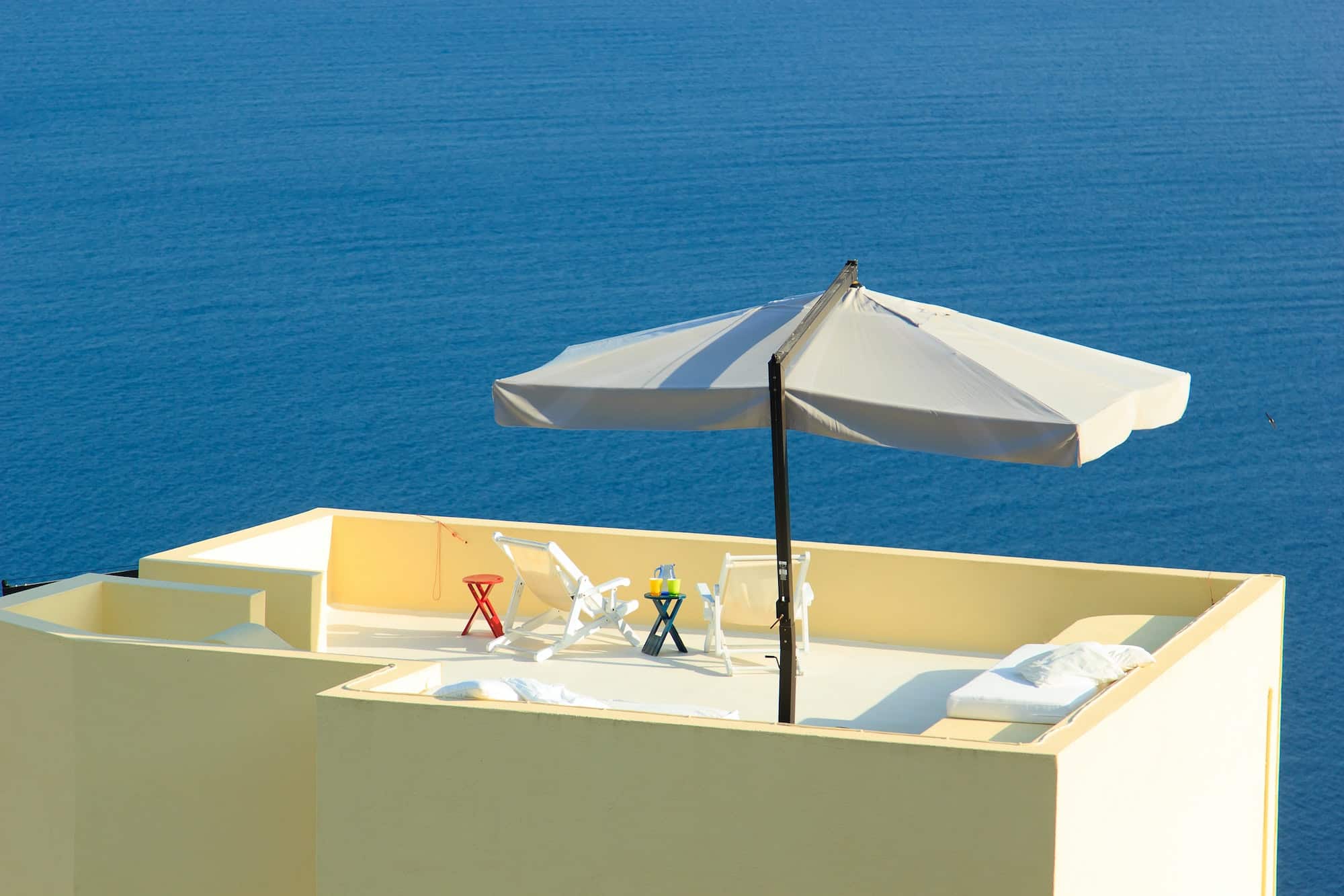 Santorini balconny with view at the sea